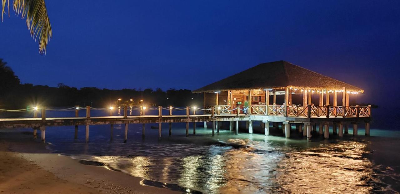 Playa Tortuga Hotel And Beach Resort Бокас-дель-Торо Экстерьер фото